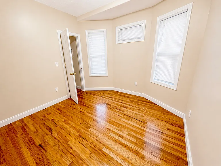 19 Dunlap St #3 — Photo 6