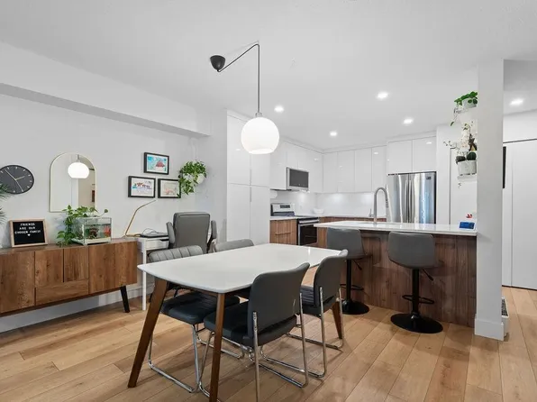 3978 Albert St #110, Burnaby, BC V5C 2E1