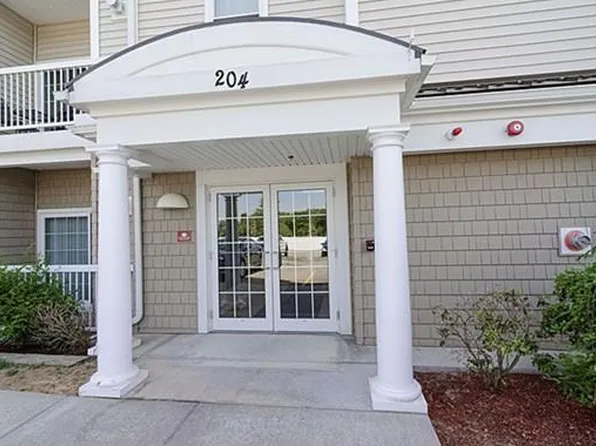 204 Clocktower Dr #410, Waltham, MA 02452