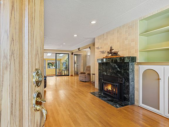 5th image of 4802 SE 51st Ave