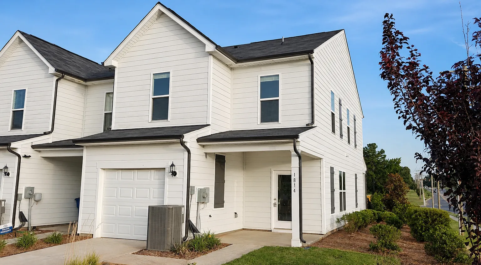 3 bed, 2.5 bath, 1585 sqft, $1,950 — Photo 1