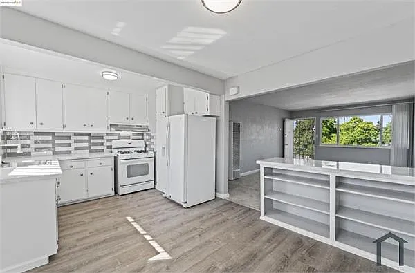 3 bed, 1000 sqft, $3,600 — Photo 3
