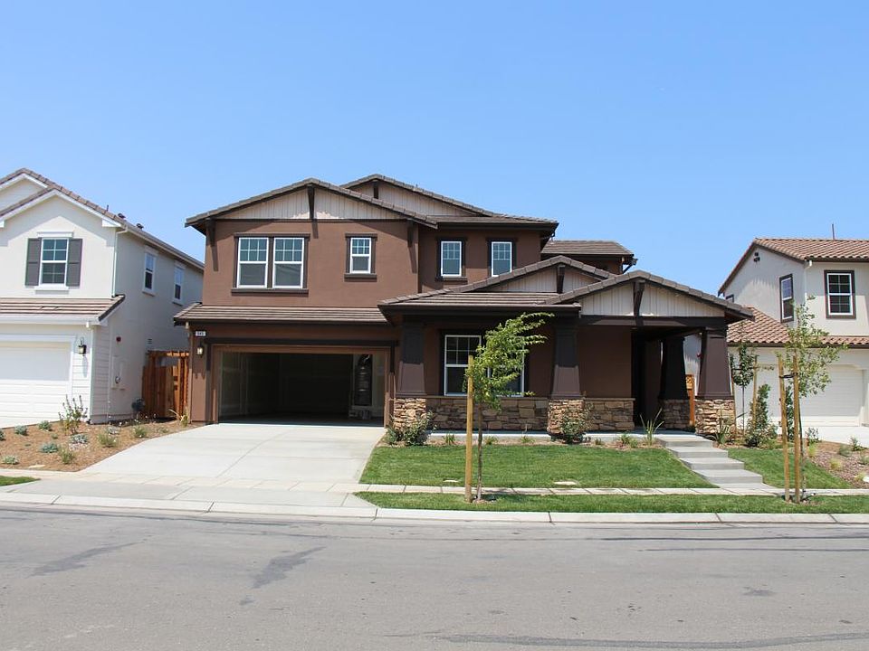1st image of 545 W Esplanade Dr