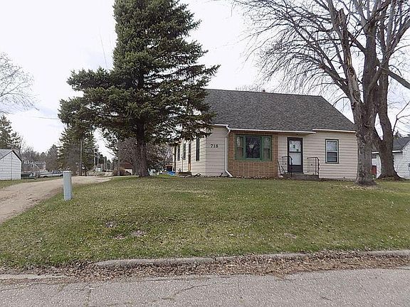 2nd image of 718 Abercrombie St