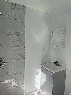 4th image of 133 Floral Ave #1