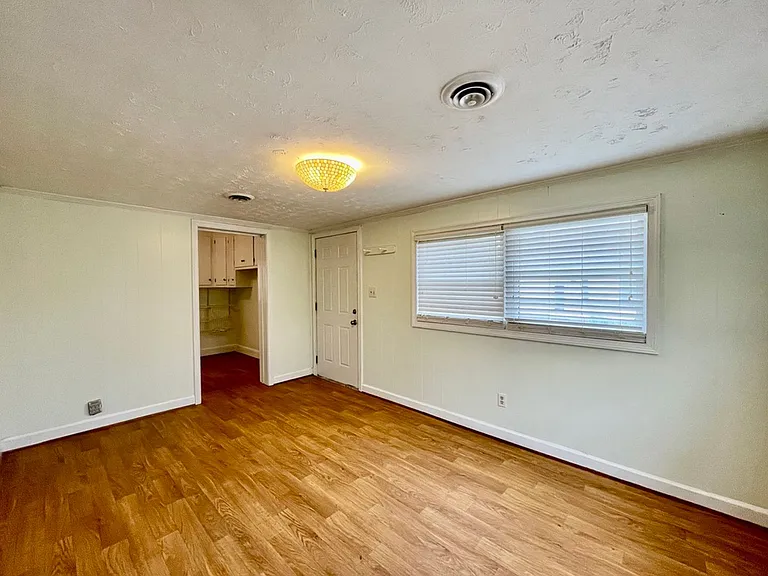 1109 Smithfield Ave — Photo 13