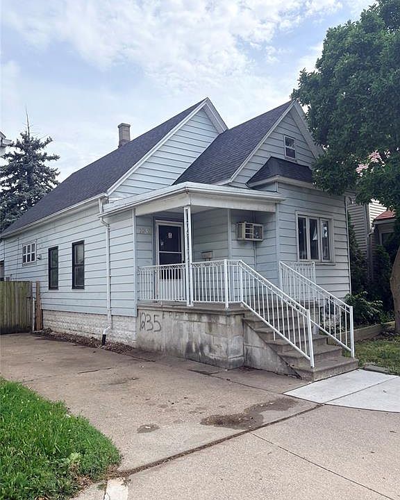 1st image of 1235 Erie St E