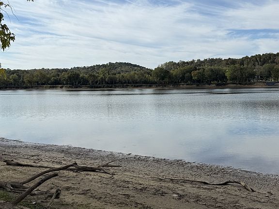 4th image of 313 Hardin Bottom River Rd