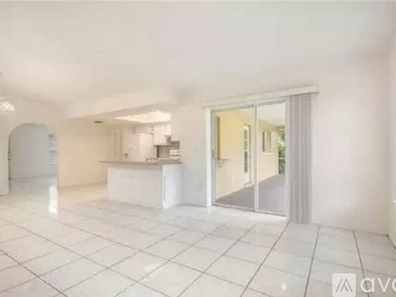 4th image of 2502 Elva Pl
