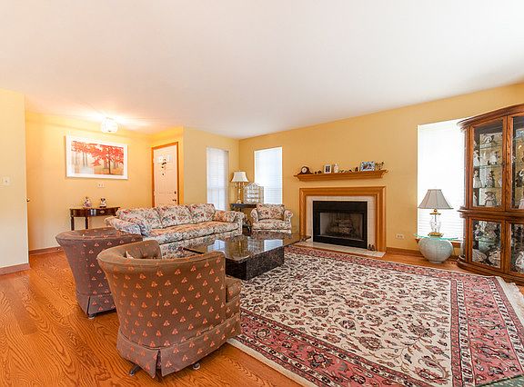 3rd image of 901 Sparta Ct