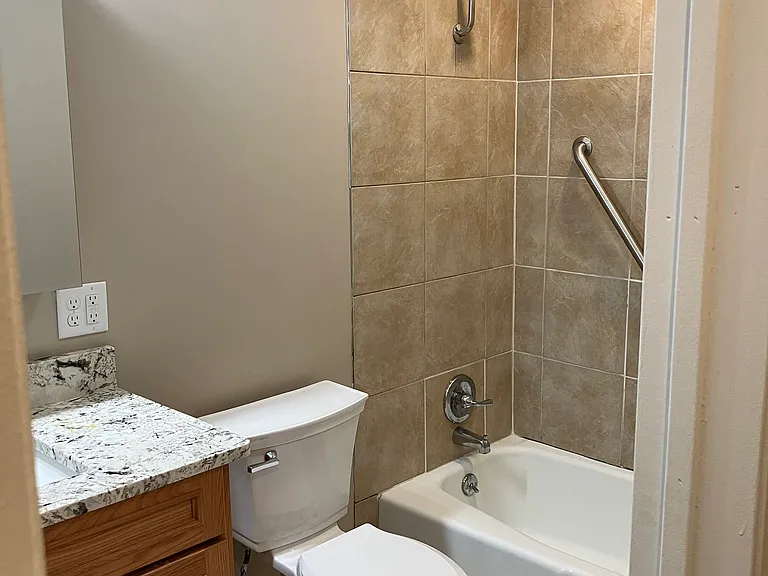 3521 SE 45th St — Photo 7