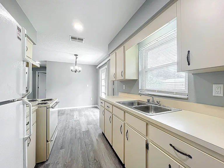 4081 Glisson Dr — Photo 12
