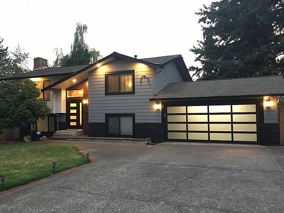 Front exterior view in the evening