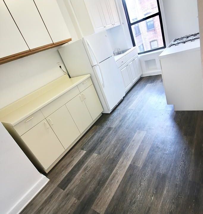 1st image of 50 E 18th St APT F3