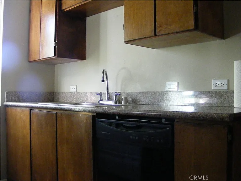 400 N Acacia Ave — Photo 11