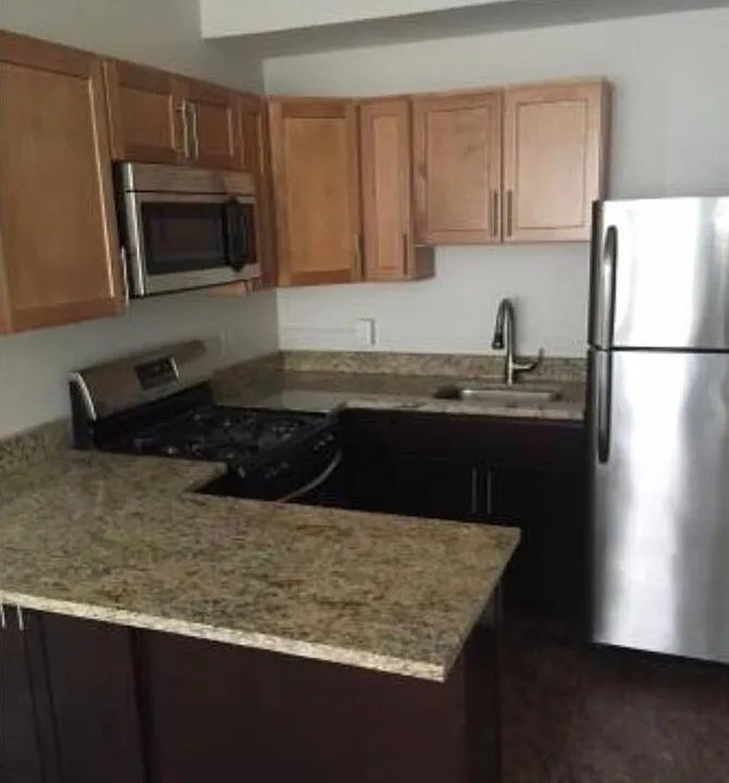 398 Lincoln Pkwy #4