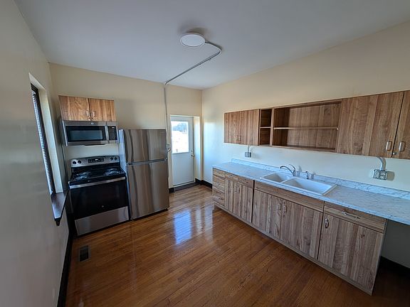 4th image of 21668 80th St #13