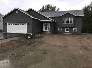 25 Quarry Cir, Hudson Falls, NY 12839