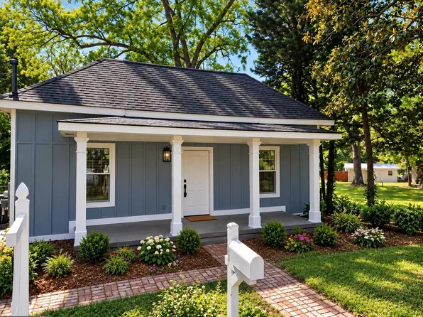 8 Long St, Newnan, GA 30263