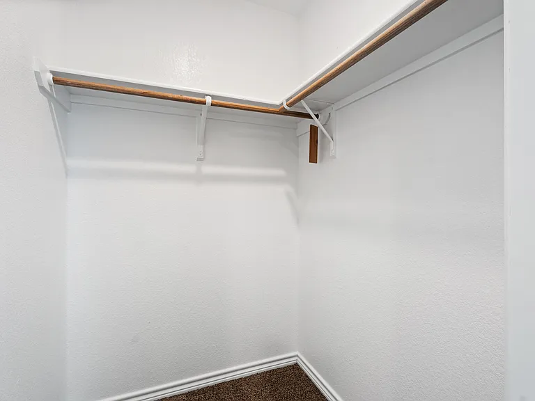 1142 Natchez Dr — Photo 30