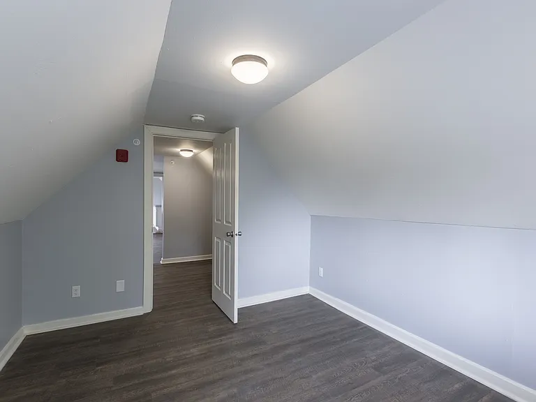 1147 Park Ave — Photo 38