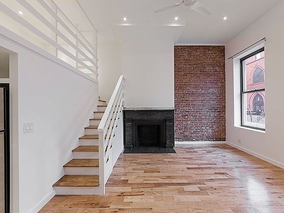 2nd image of 20 Sidney Pl APT 1A