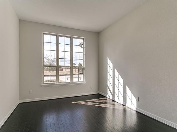 5th image of 9630 Lost Woods Dr