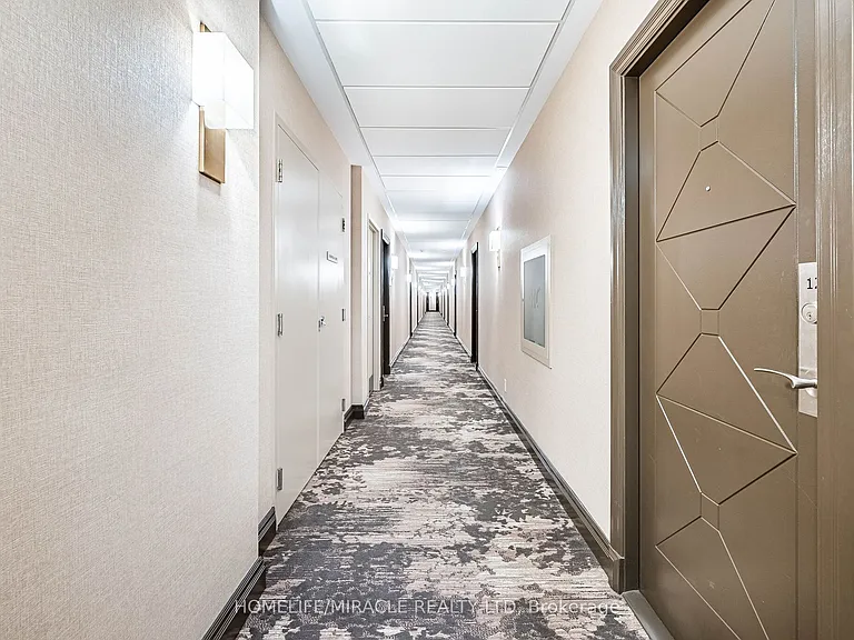 18 Harding Blvd #121 — Photo 6
