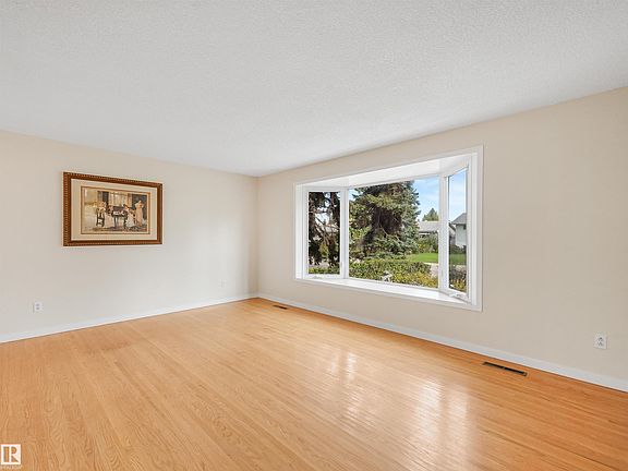 5th image of 8016 161st St NW