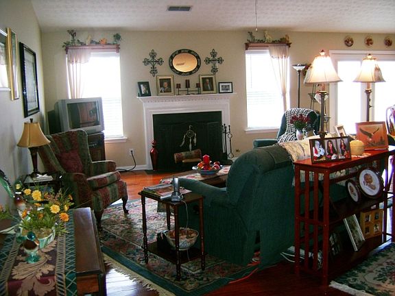 5th image of 1075 River Plantation Dr