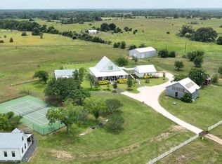 1496 Kramr Rd, Fayetteville, TX 78940