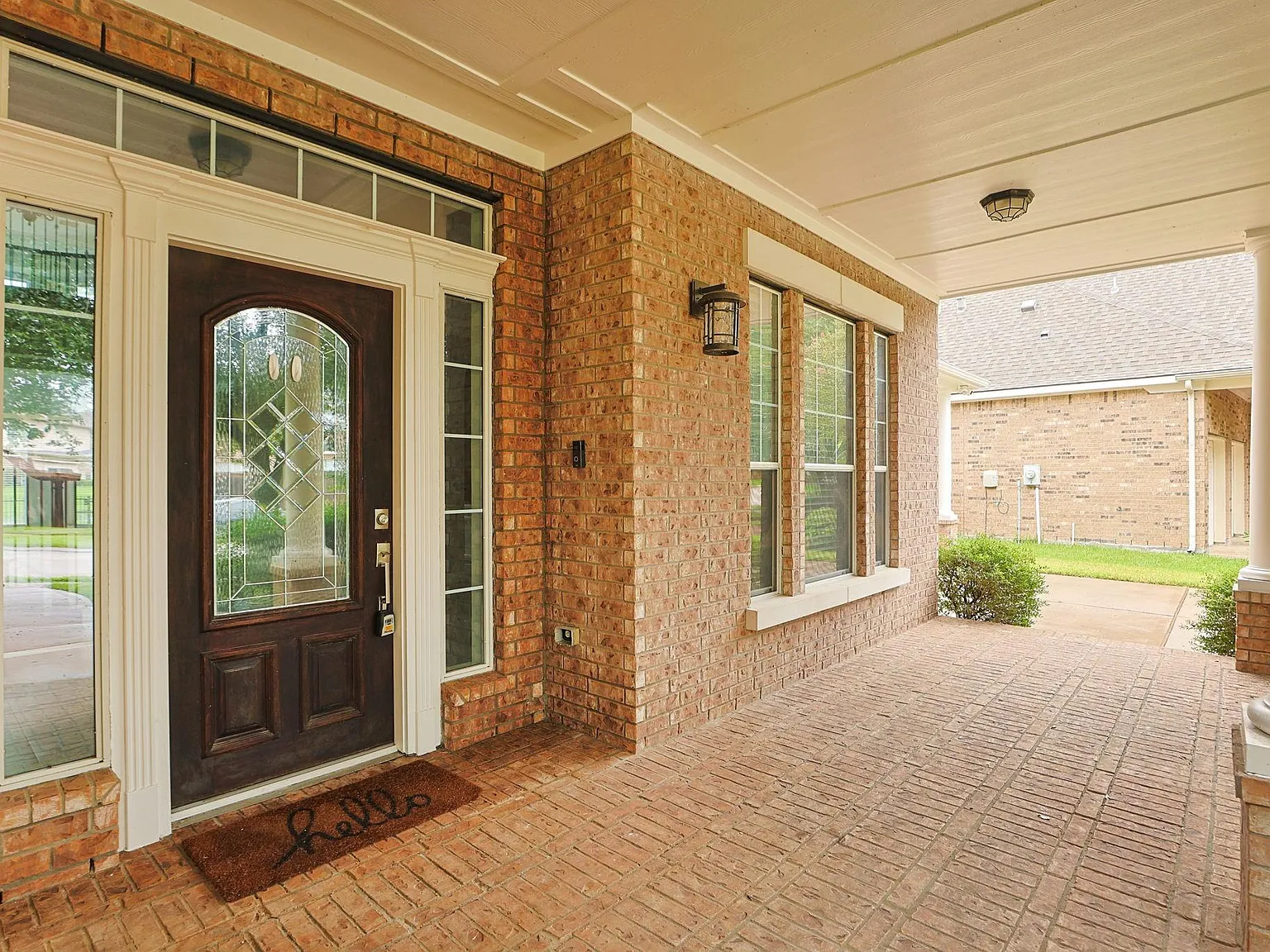 4 bed, 3.5 bath, 4220 sqft, $5,000 — Photo 4