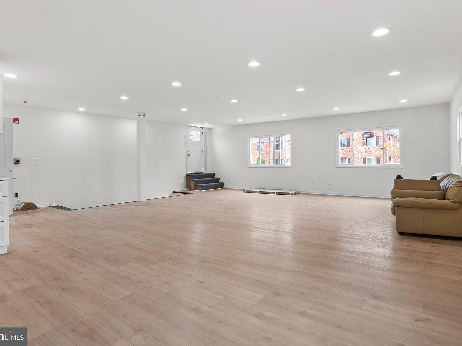 Studio, 1215 sqft, $1,600 — Photo 4