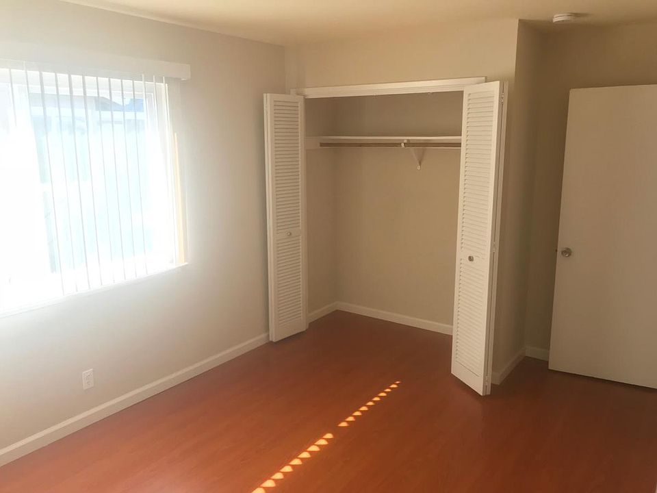 1st image of 214 Selwyn Dr APT 4