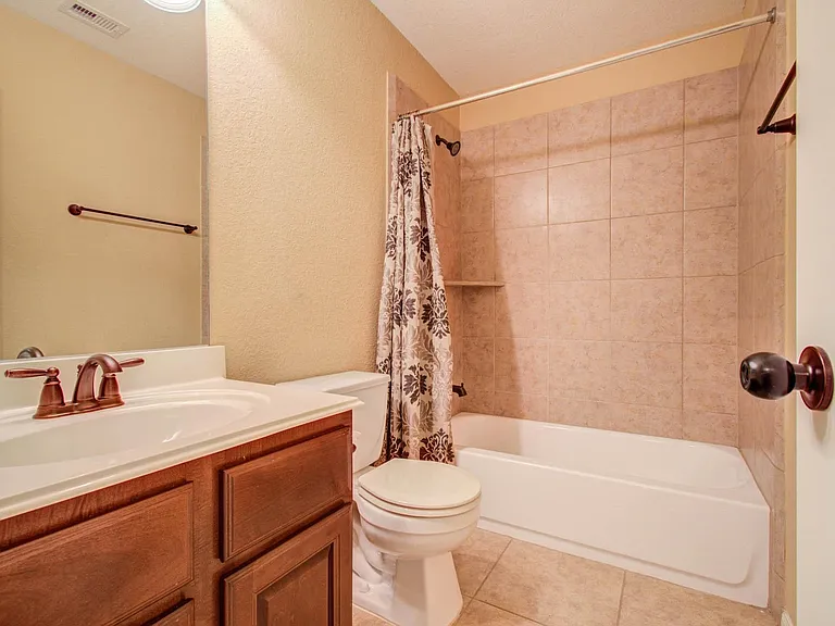 21331 Parham Cir — Photo 38
