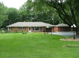 58 Elmwood Dr, Oswego, IL 60543