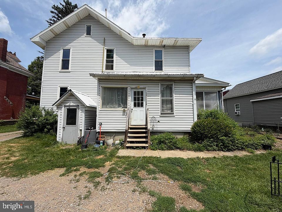 1st image of 116 E Main St