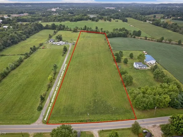 Pigeon Run Ave SW, Navarre, OH 44662