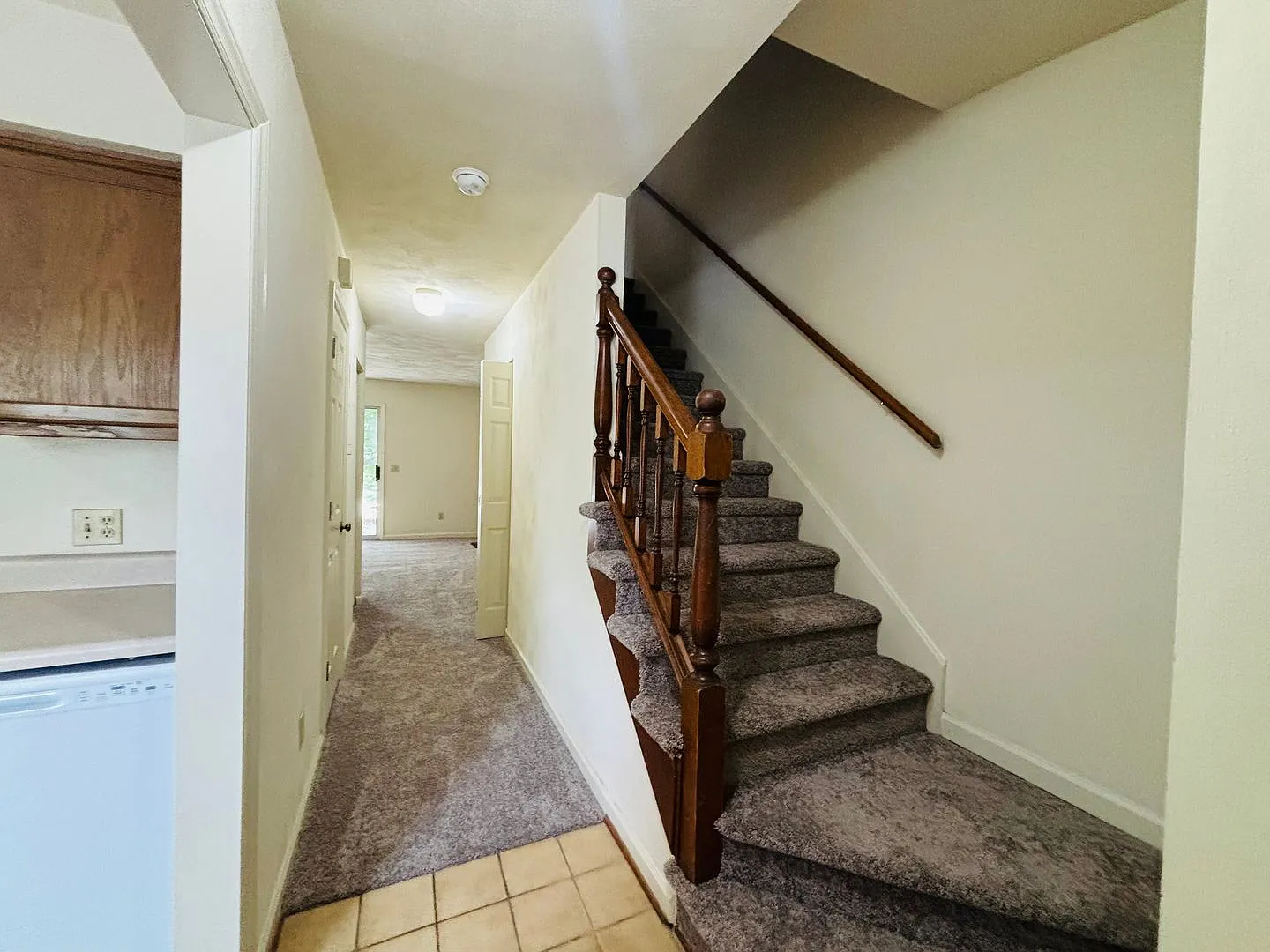 3 Bedroom 2.5 Half Bath Townhouse — Photo 4