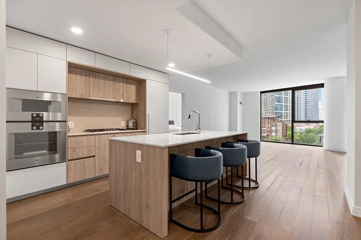 2 bed, 1400 sqft, $6,000 — Photo 2