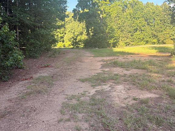 5th image of 605 Big Woods Road