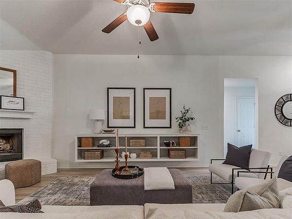 3rd image of 17504 Platinum Ln