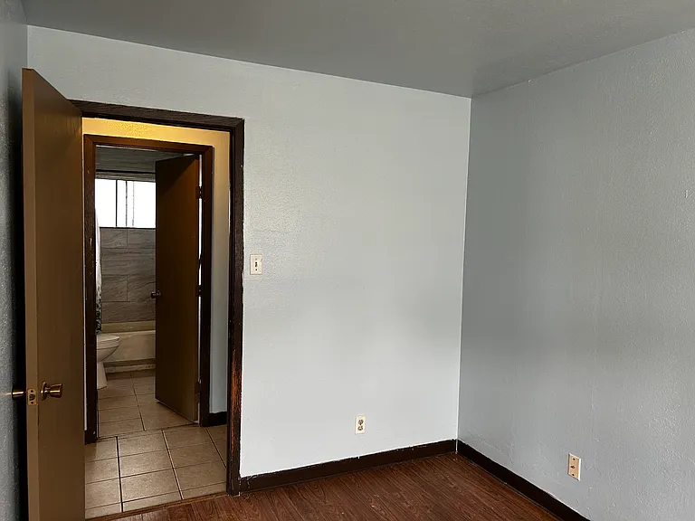 2306 W Howard Ave — Photo 17
