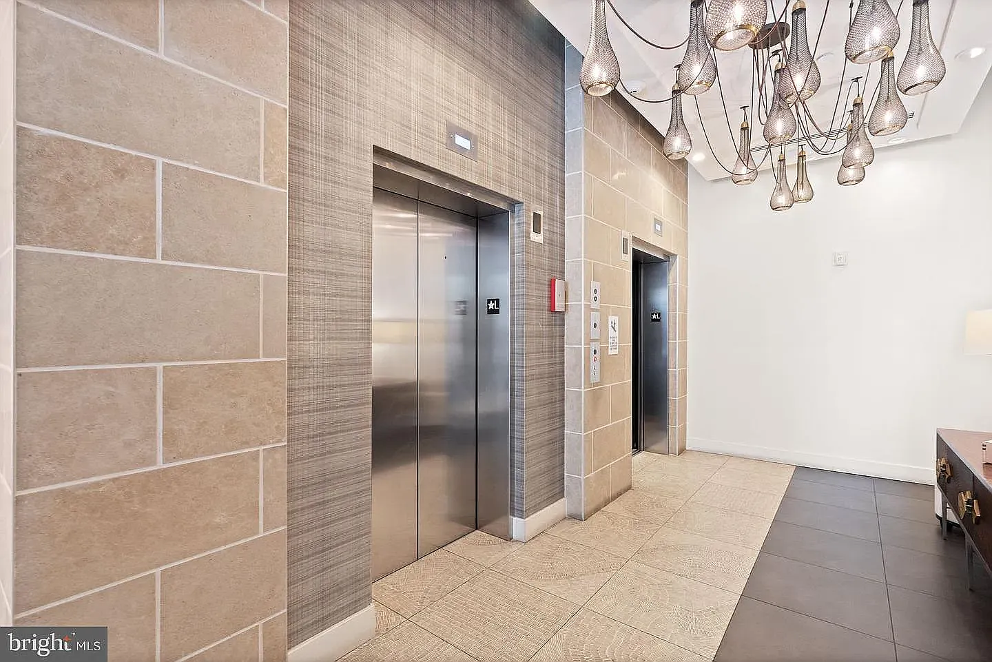 2 bed, 706 sqft, $2,900 — Photo 4