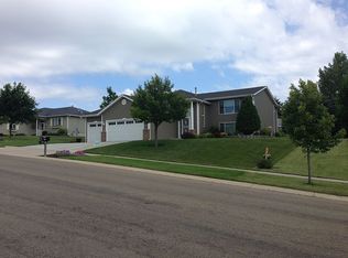 933 Golfers Ct SE, Rochester, MN 55904