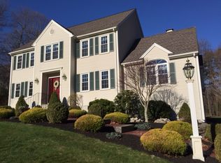 8 Hooksett Cir, Medway, MA 02053