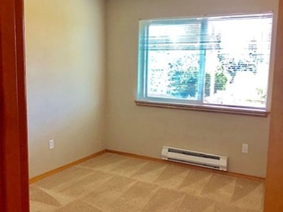 5th image of 12317 15th Ave NE APT 208