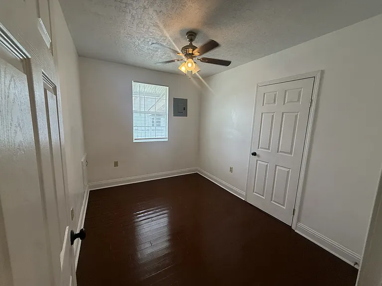 213 Chestnut Ave — Photo 11