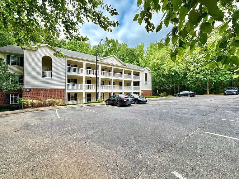 2801 Trailwood Pines Ln #303 — Photo 2