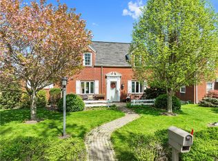 1075 Country Club Rd, Monongahela, PA 15063